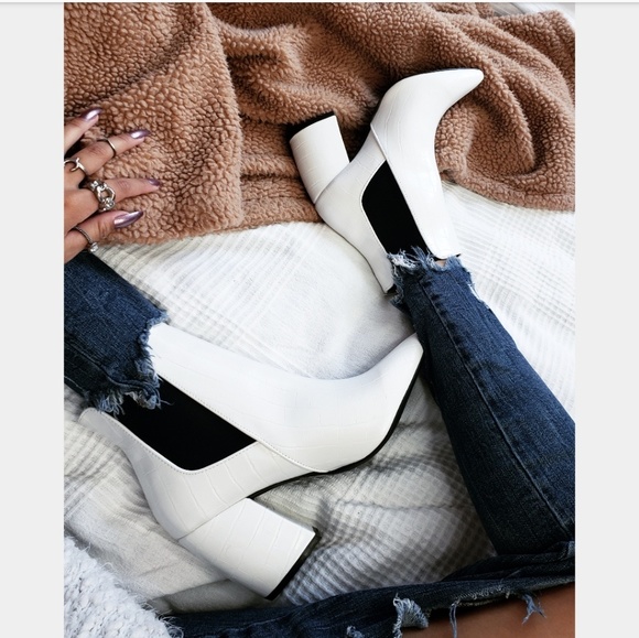 Price firm!/The Miya// white croc print bootie - Picture 4 of 5